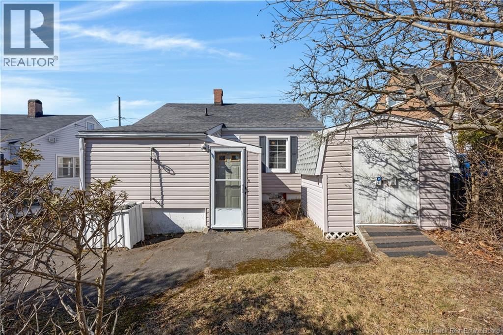 6 PUGSLEY AVENUE Image 20