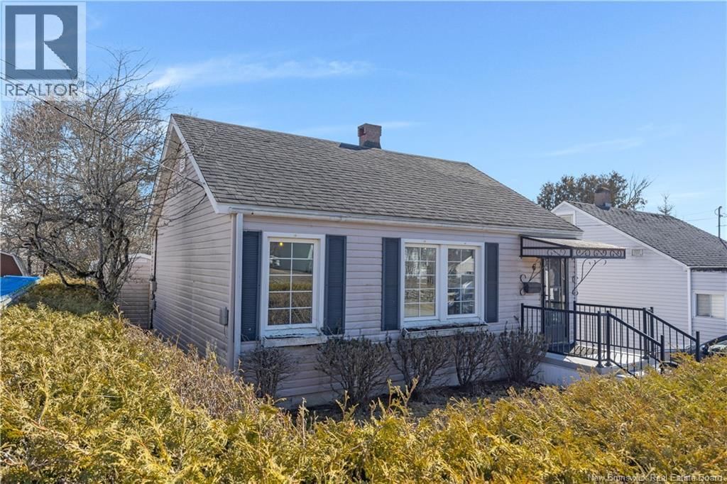 6 PUGSLEY AVENUE Image 21