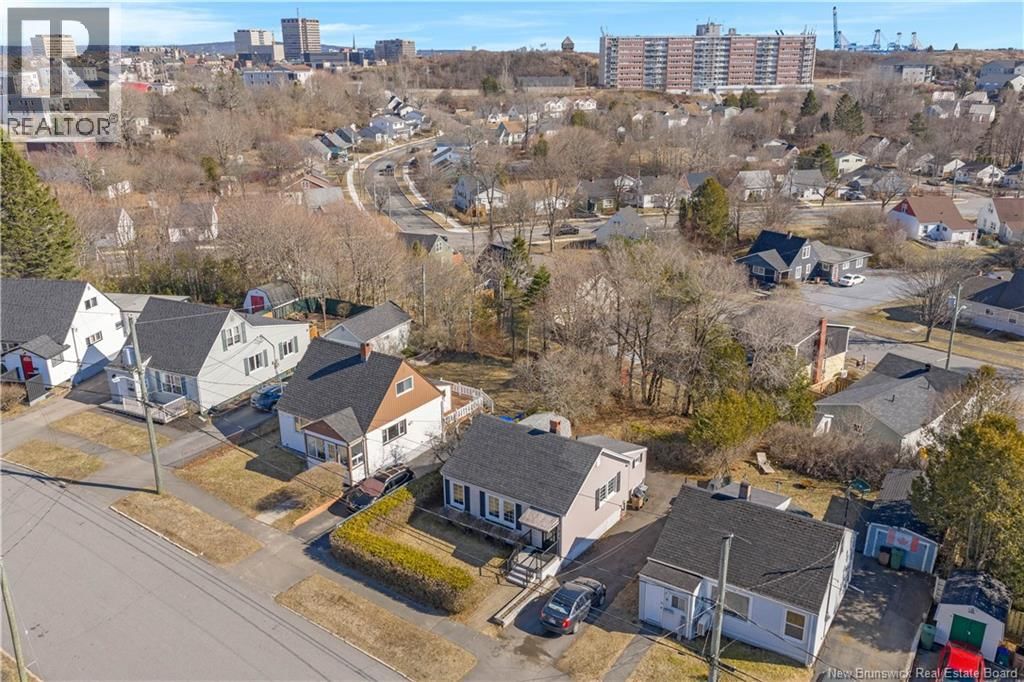 6 PUGSLEY AVENUE Image 25