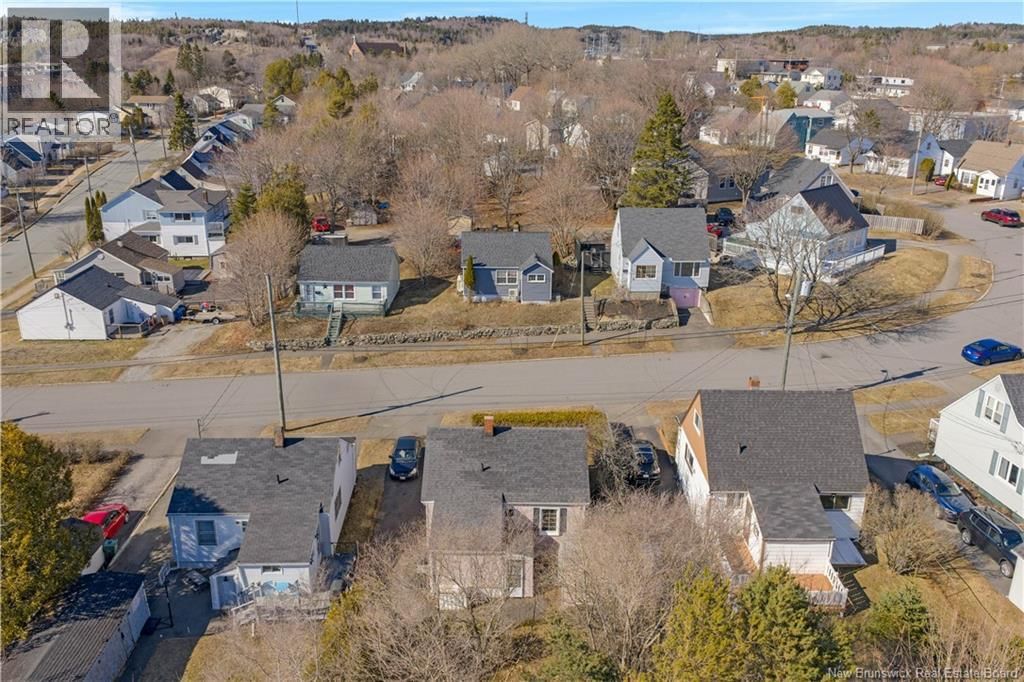 6 PUGSLEY AVENUE Image 26