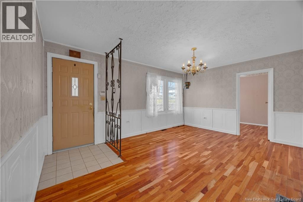 6 PUGSLEY AVENUE Image 3