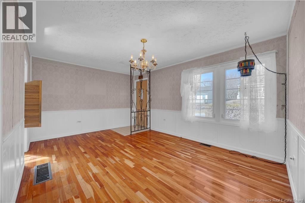 6 PUGSLEY AVENUE Image 4