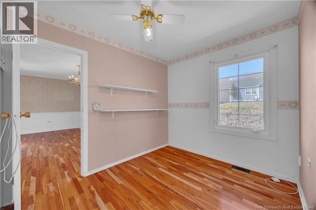 6 PUGSLEY AVENUE Image 5