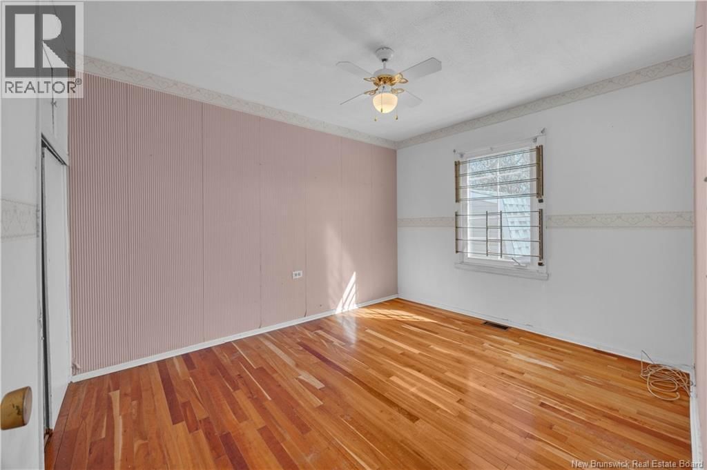 6 PUGSLEY AVENUE Image 9