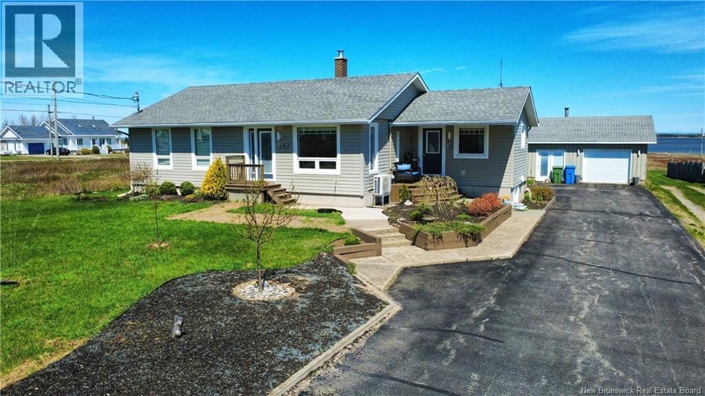 367 Rue de l'Île, Caraquet, New Brunswick E1W 1B4
