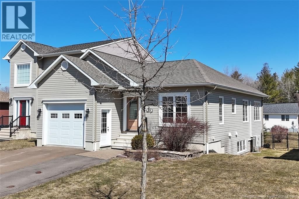 84 ASHLEY CRESCENT Image 1