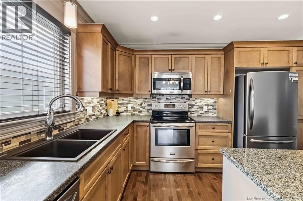 84 ASHLEY CRESCENT Image 17