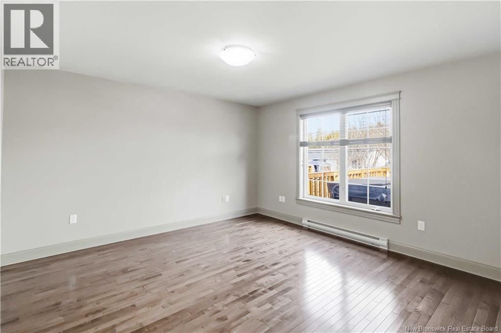 84 ASHLEY CRESCENT Image 18