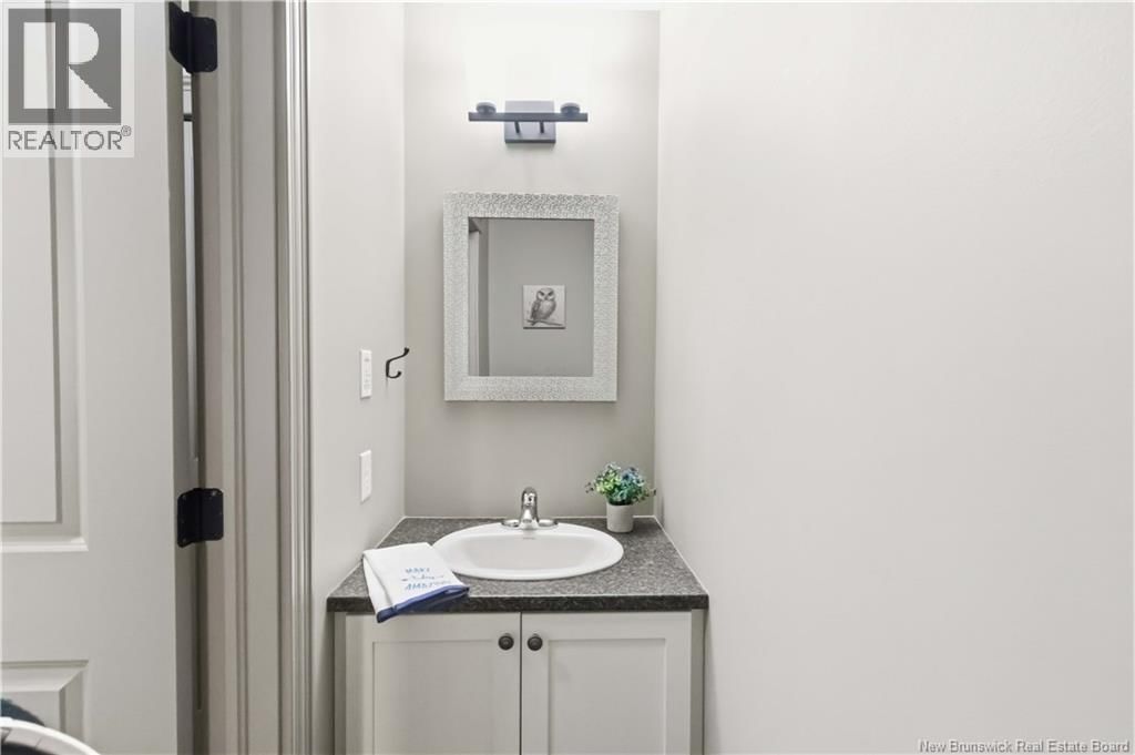 84 ASHLEY CRESCENT Image 25