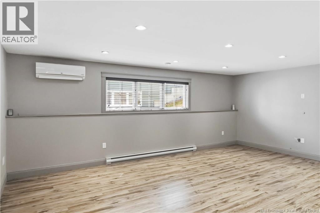 84 ASHLEY CRESCENT Image 29