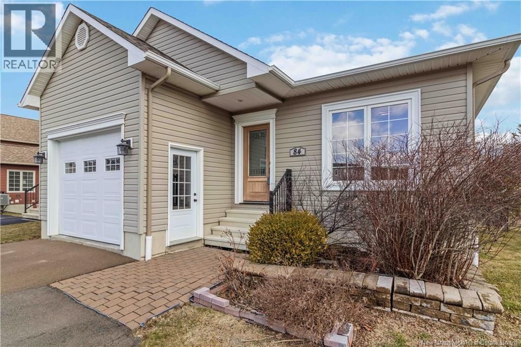 84 ASHLEY CRESCENT Image 3