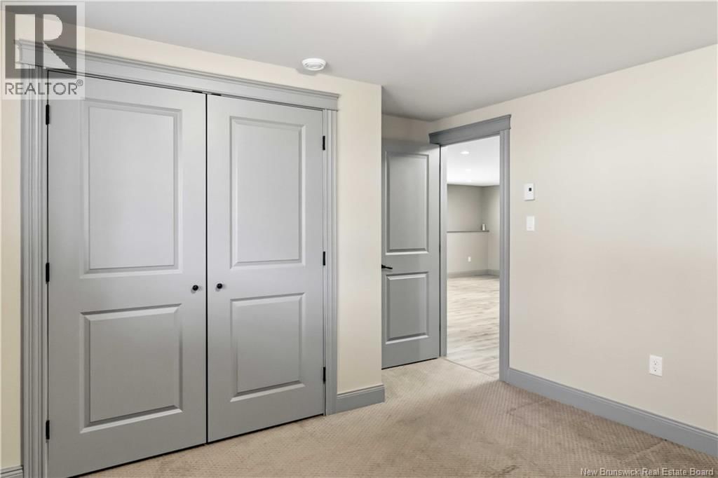 84 ASHLEY CRESCENT Image 35