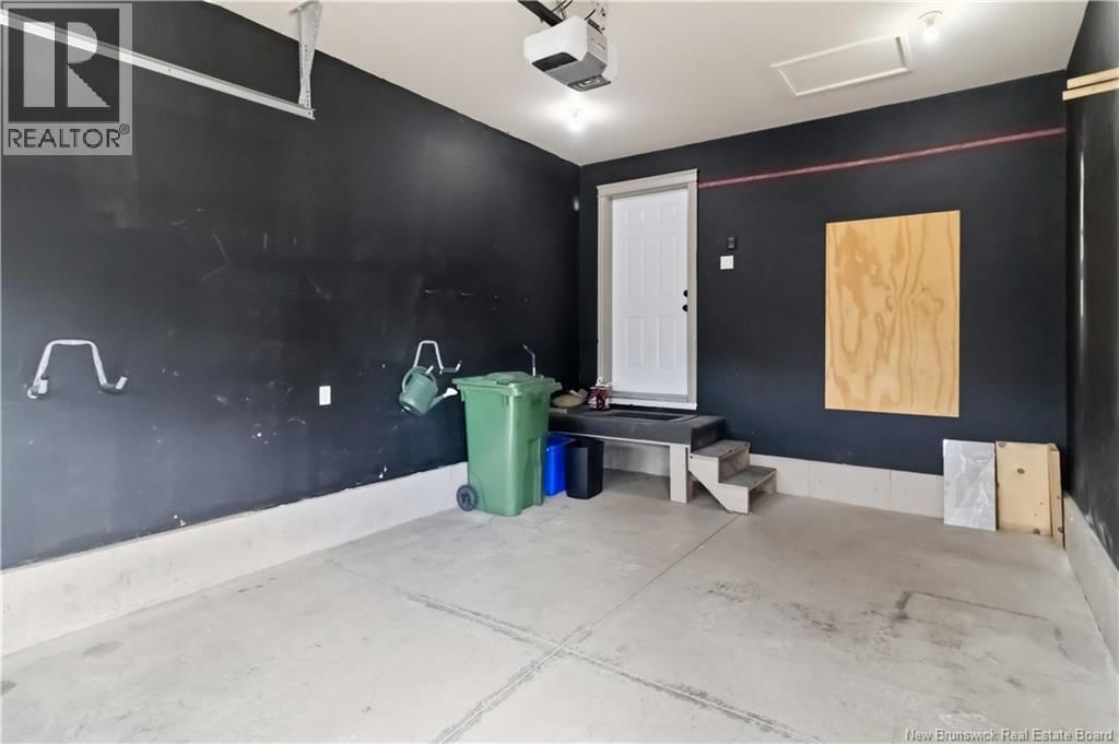 84 ASHLEY CRESCENT Image 41