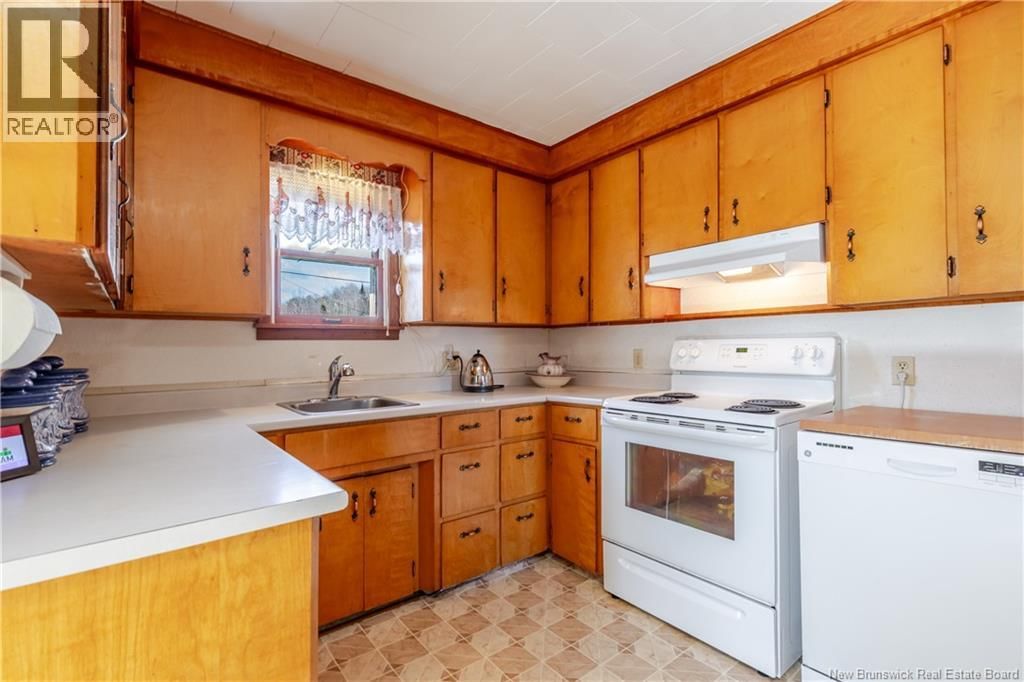 899 ROUTE 102 Image 9