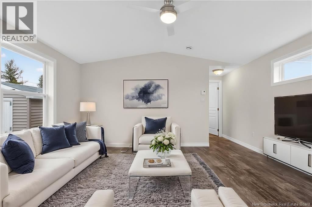 31 GERALD BOULEVARD Image 8