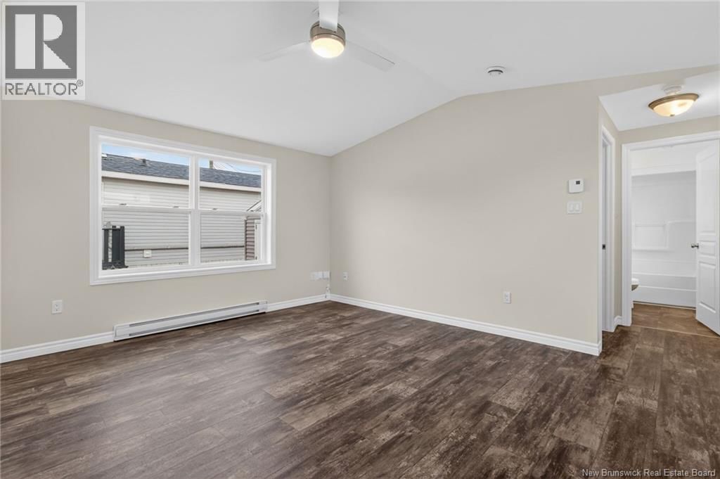 31 GERALD BOULEVARD Image 9