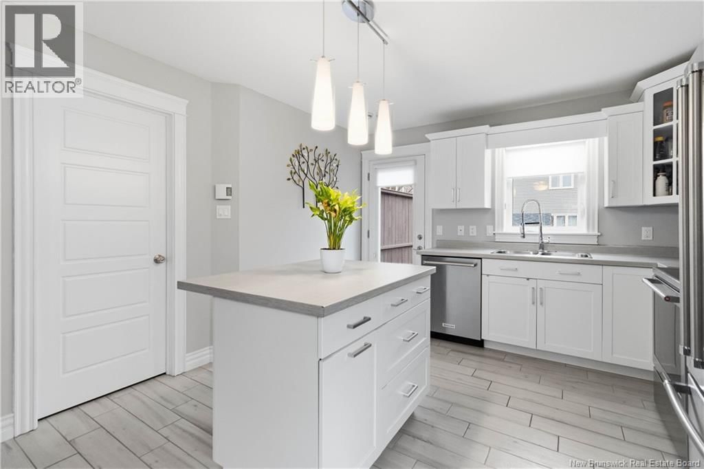 187 RUNNYMEADE ROAD Image 17