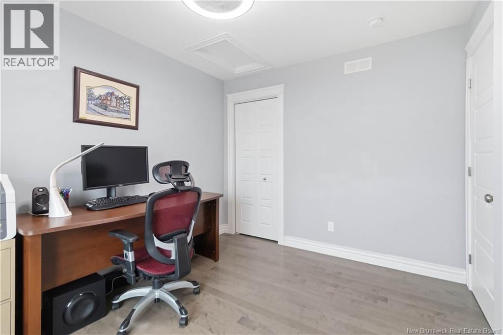 187 RUNNYMEADE ROAD Image 24