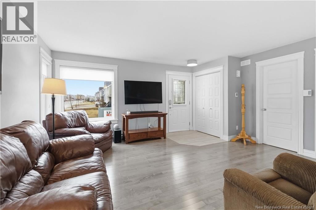 187 RUNNYMEADE ROAD Image 5