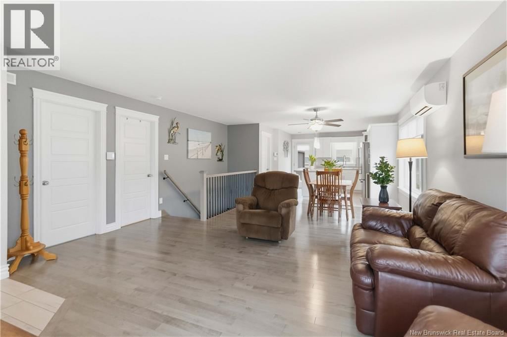 187 RUNNYMEADE ROAD Image 7