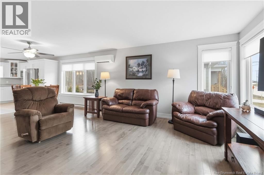 187 RUNNYMEADE ROAD Image 8