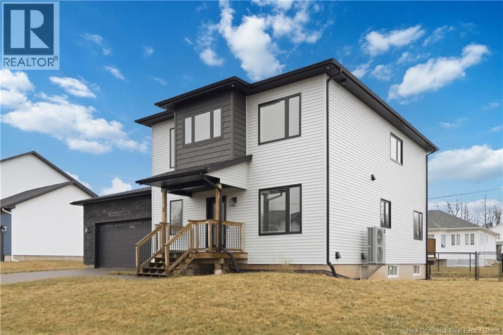 3 Heros Court, Moncton, New Brunswick E1G 6A3