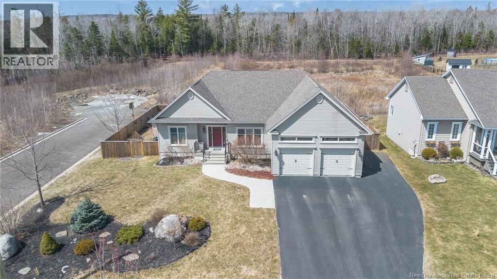 11 Mitchell Wayne, Fredericton, New Brunswick E3G 5M6
