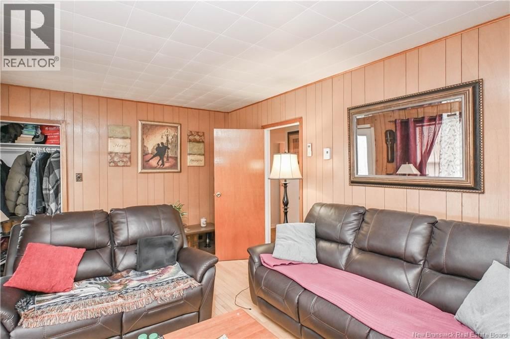 4279 BEAUREGARD STREET Image 11