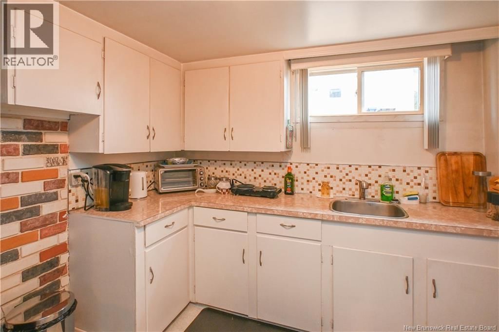 4279 BEAUREGARD STREET Image 17