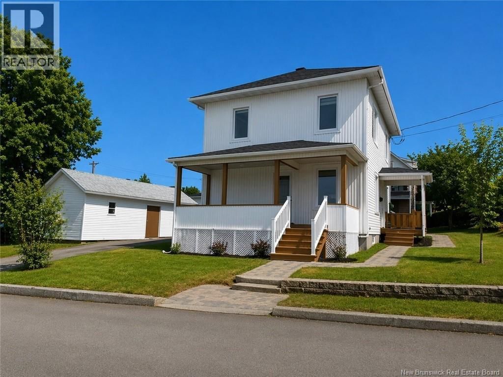 90 35e Avenue, Edmundston, New Brunswick E3V 2V3