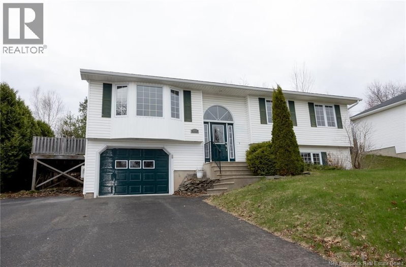 372 Kimble Drive Fredericton New Brunswick, E3B 6Y5 - 4 Bedrooms Home For Sale