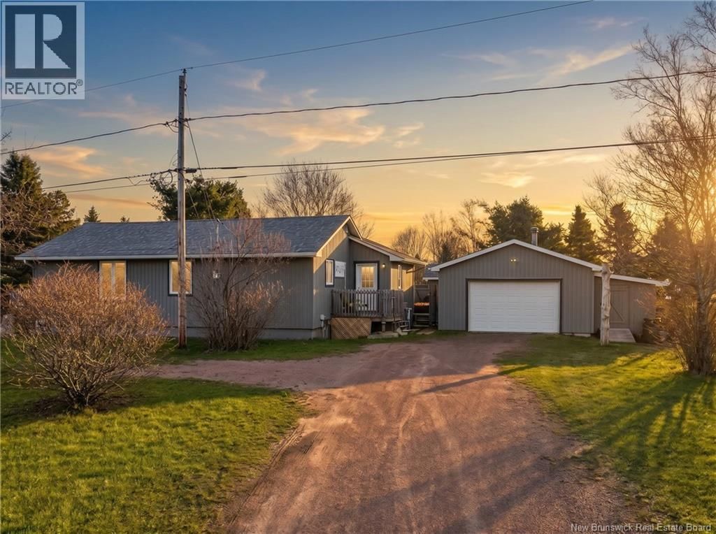 19 des Lauriers Road, Grand-Barachois, New Brunswick E4P 7G8