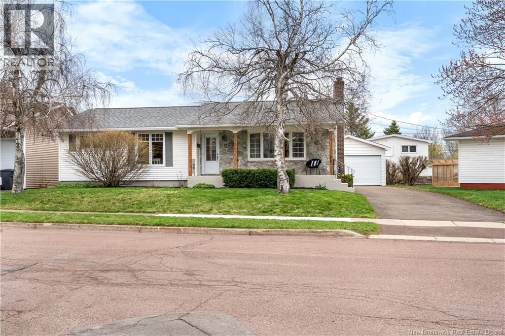 3 Laird Avenue, Moncton, New Brunswick E1E 2P2