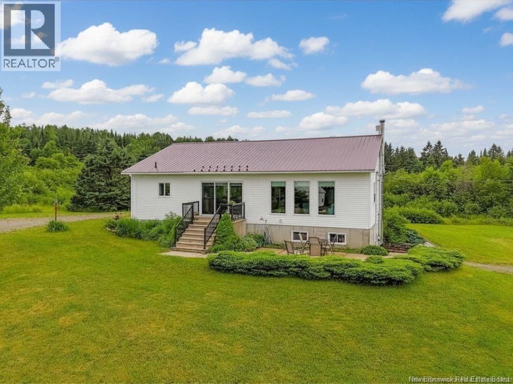 425 Landsdowne Road, Lansdowne, New Brunswick E7L 4B3