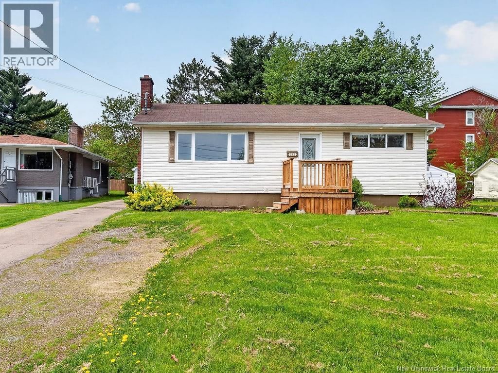 242 Broadway Street, Moncton, New Brunswick E1A 3Y6
