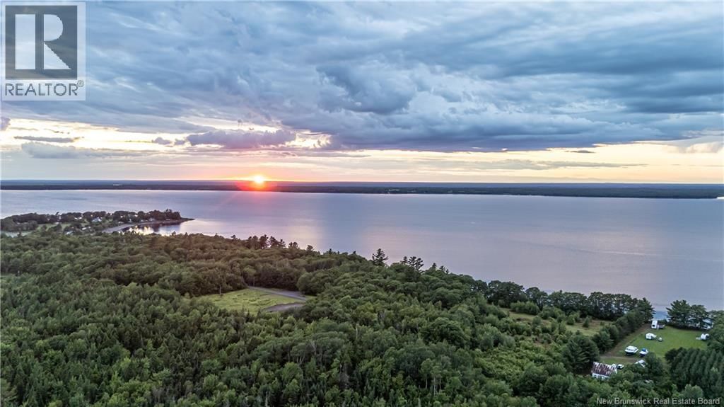 4 The Bluff, Whites Cove, New Brunswick E4C 3L8