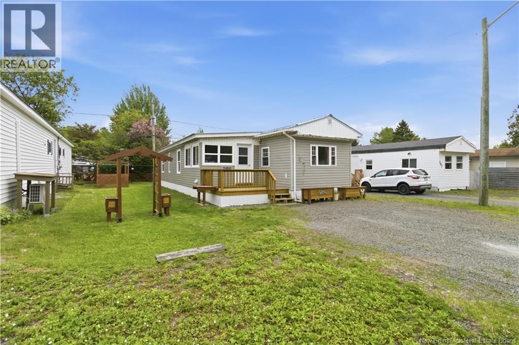 209 Moore Street, Lincoln, New Brunswick E3B 8L9