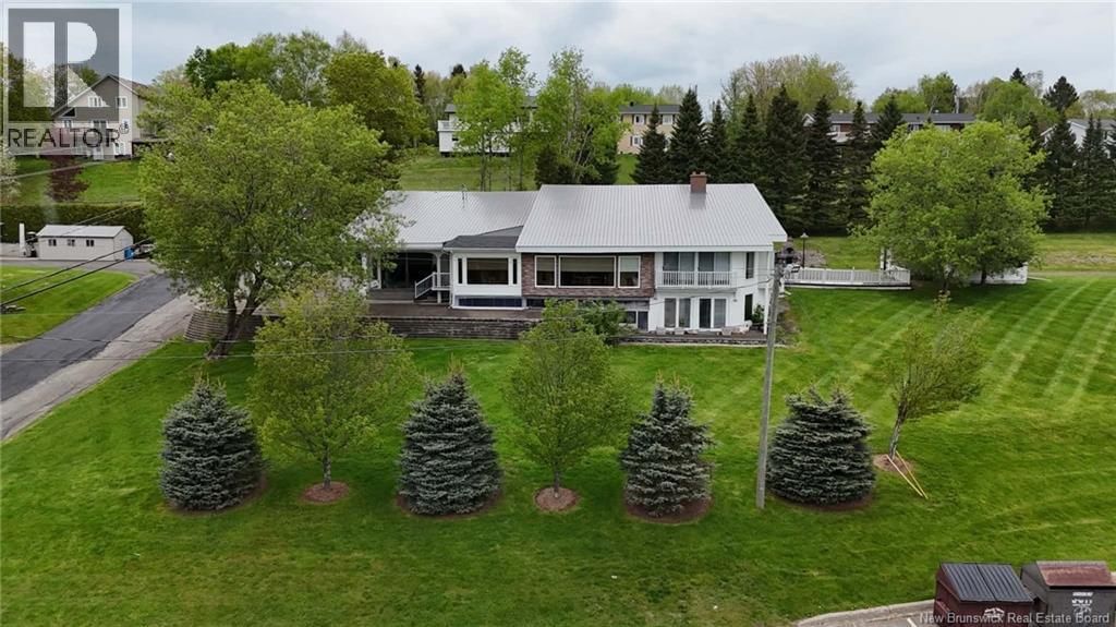 24 Rue Veteran Sud, Grand Falls, New Brunswick E3Y 0E6
