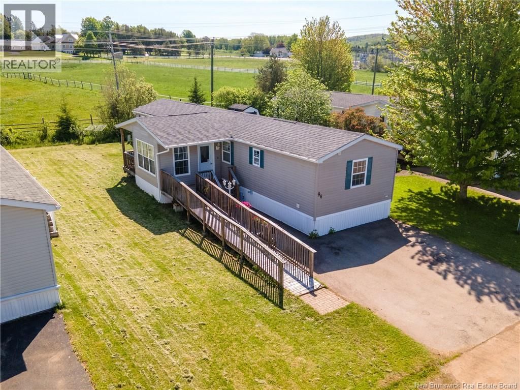 98 Fourth Street, Sussex Corner, New Brunswick E4E 5V9