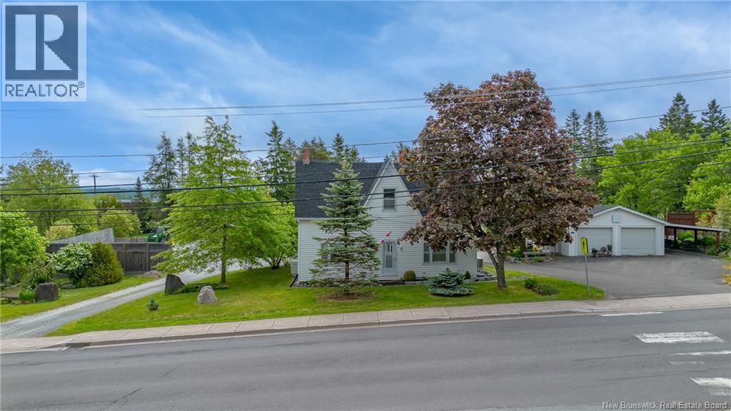 416 Hampton Road, Quispamsis, New Brunswick E2E 4V5