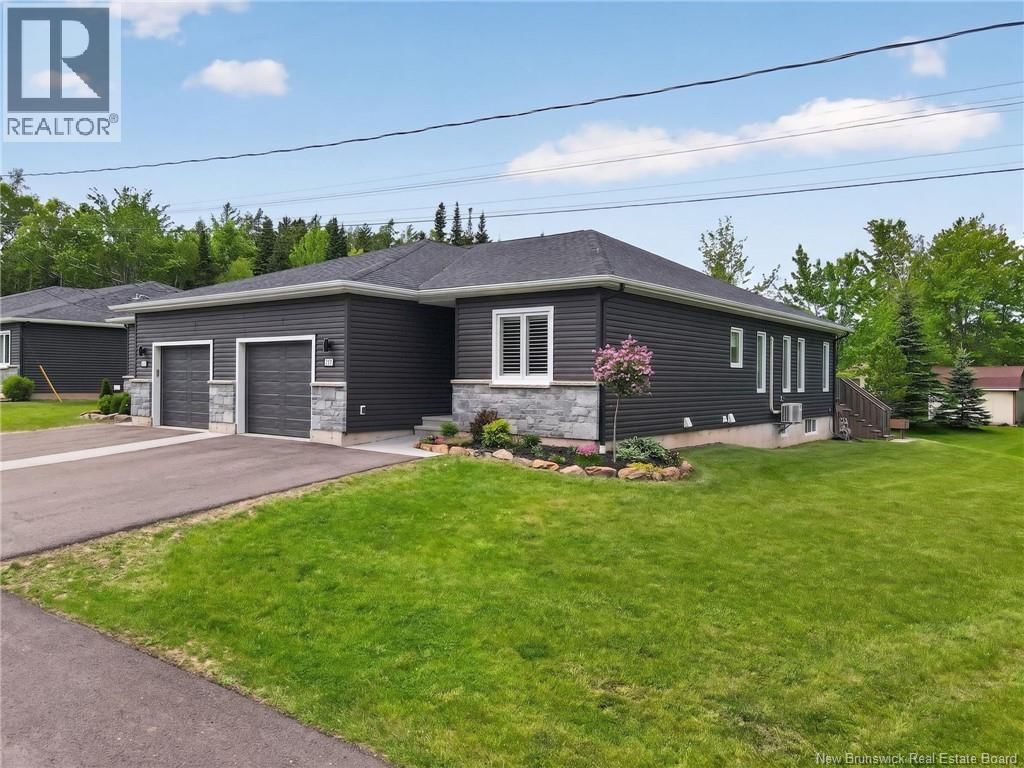 292 Damien Street, Dieppe, New Brunswick E1A 0H3