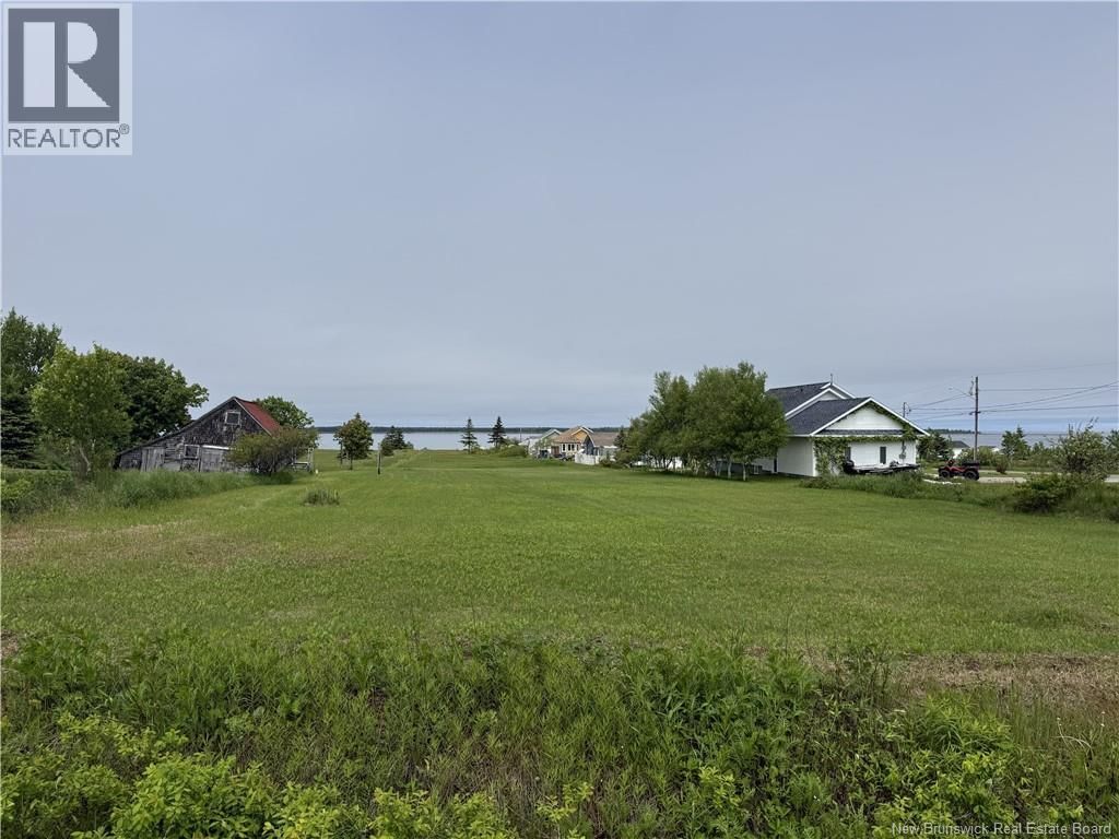 1.1 Rue de l'Ile, Caraquet, New Brunswick E1W 1B5