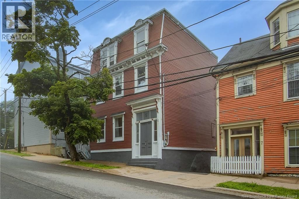 5 Paddock Street, Saint John, New Brunswick E2L 3A5