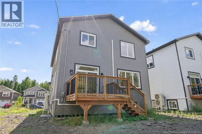 18 Weavers Way | Fredericton New Brunswick | Slide Image Two