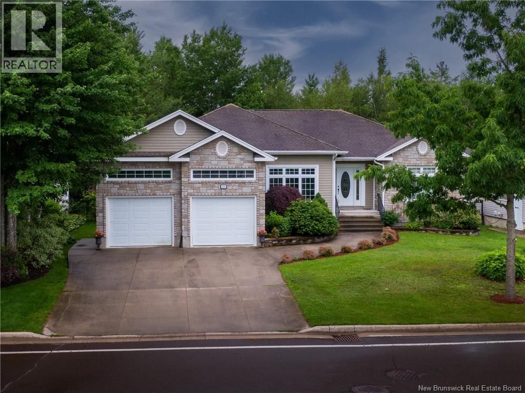 235 Summerhill Row, Fredericton, New Brunswick E3A 0C5