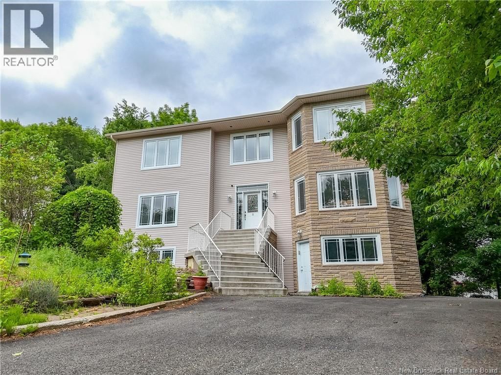 15 Gervais Court, Fredericton, New Brunswick E3C 1L4