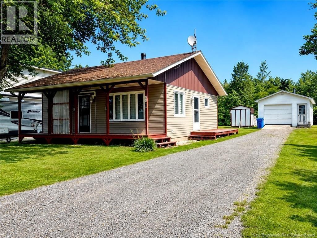 88 rue Donat, Pointe-Des-Robichaud, New Brunswick E1X 4C4