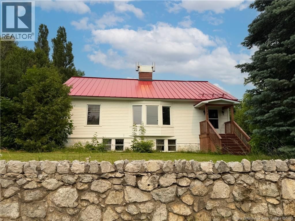 775 Murray Avenue, Bathurst, New Brunswick E2A 1V3