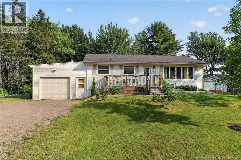 2 Pleasantview Street, Lutes Mountain, New Brunswick E1G 2S6