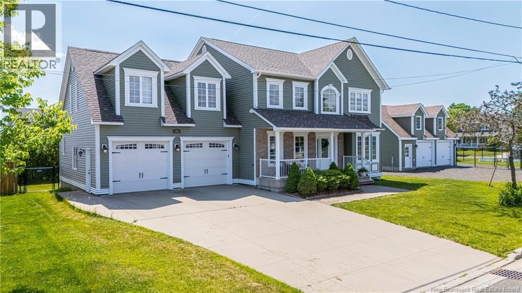 10 Emma Court, Fredericton, New Brunswick E3G 0W2